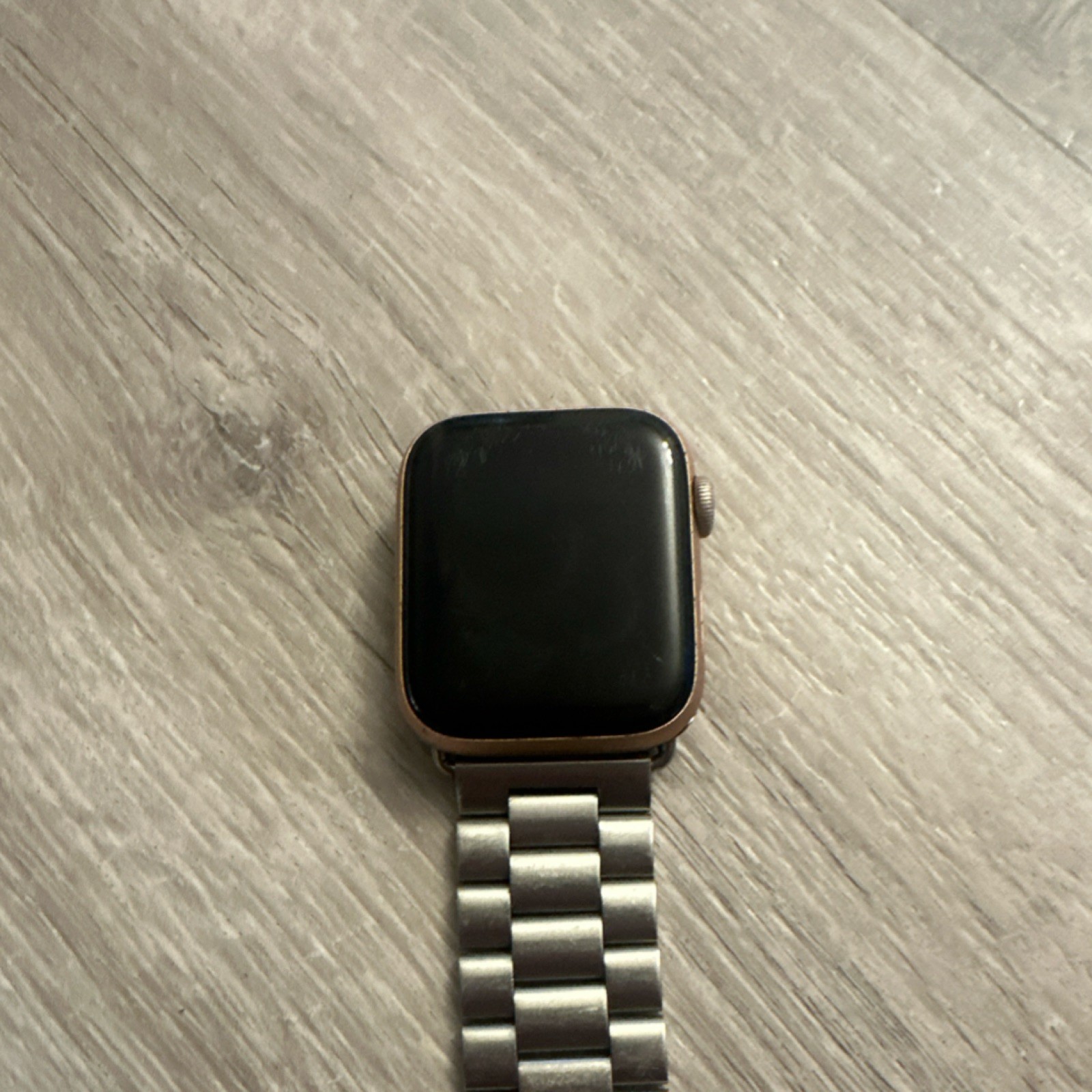 Apple Smart Watch 44mm Gold Metal Case Silver Stainless Steel Band for iOS