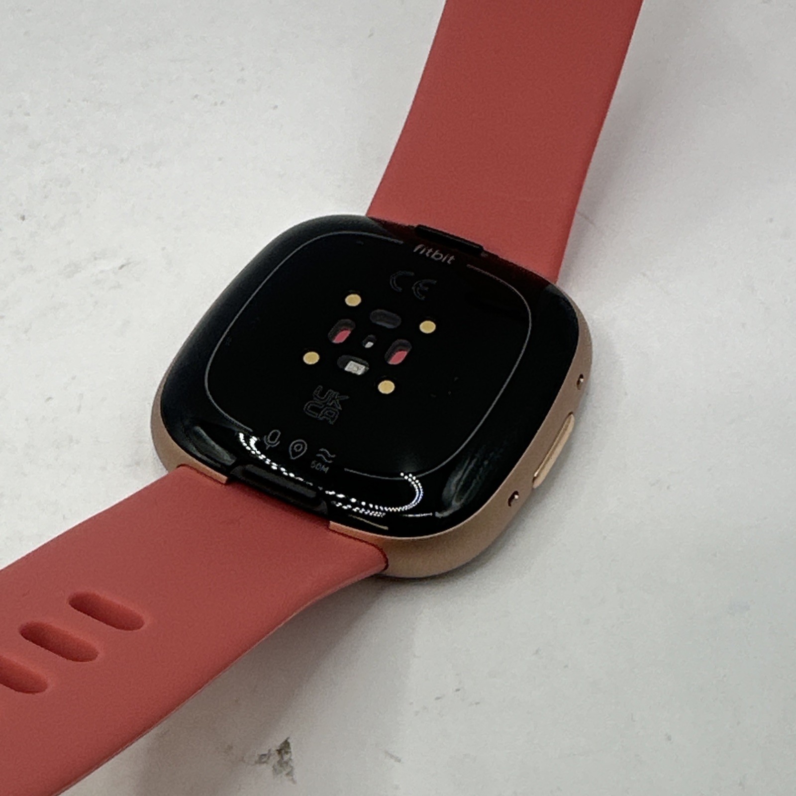 Fitbit Versa 4 Smartwatch – Copper Rose Aluminum with Pink Sand Band