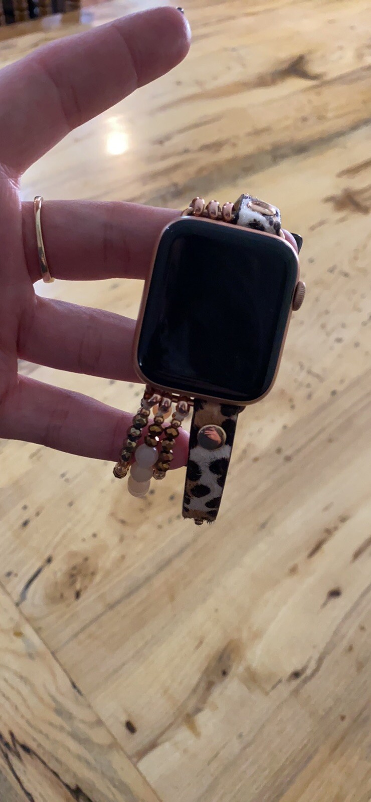 Apple Watch Series 4 44 mm Gold Aluminum Case with Pink Sand Sport Band (GPS…