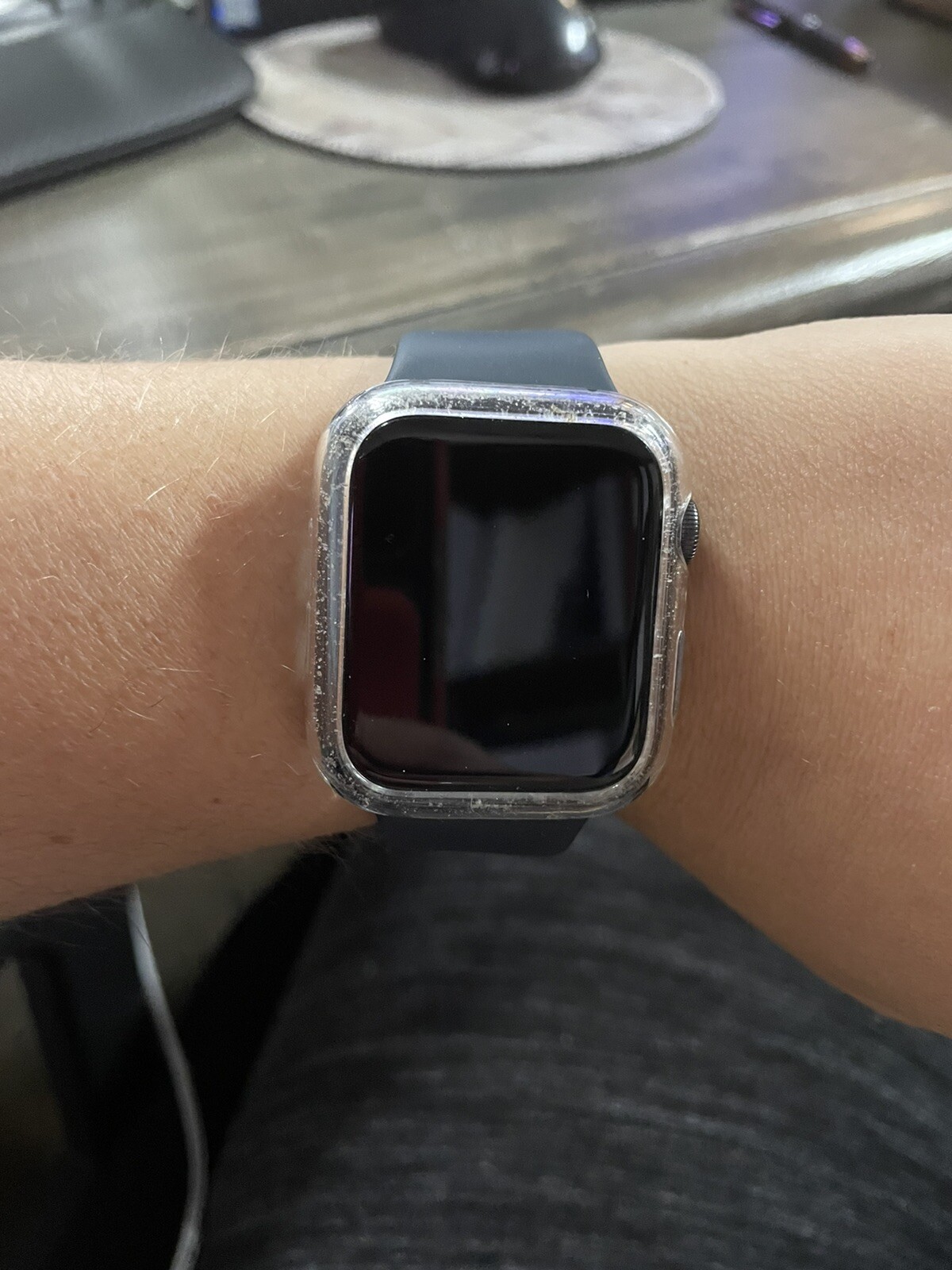 Apple Watch SE 44mm Midnight Space Gray Aluminum Case Smart Watch – (MKQ63LL/A)