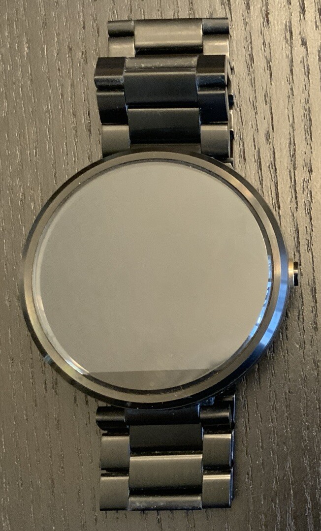 MOTO 360 SMART WATCH – Charging Base Not Included
