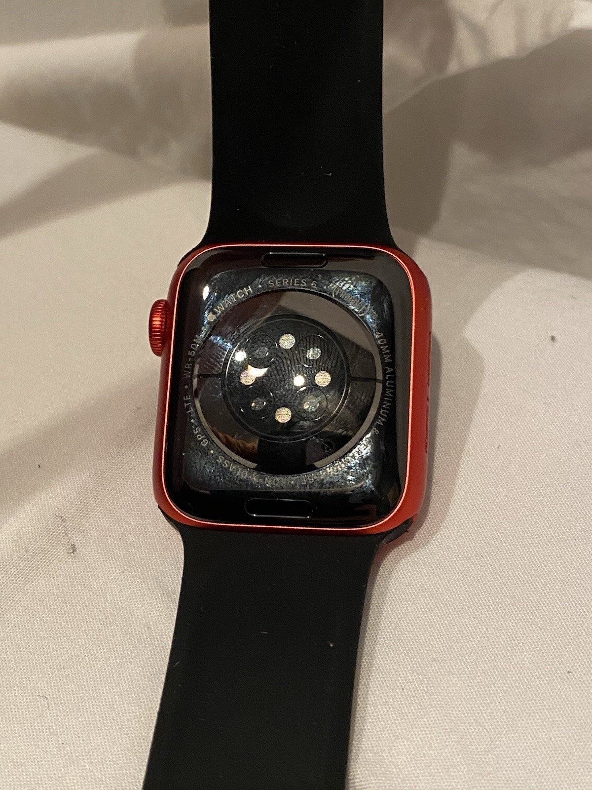 Apple Watch Series 6 40mm GPS LTE • RED • FOR PARTS/REPAIR