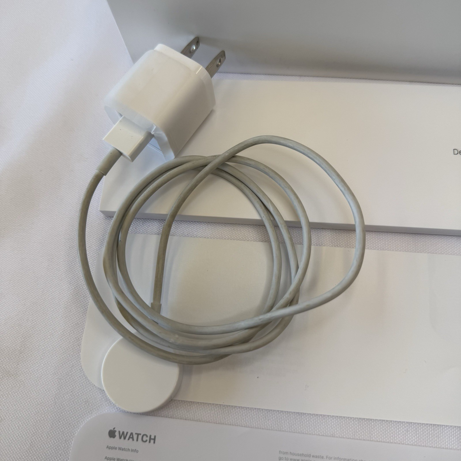 Apple Watch Series 3 (GPS) 42 mm Dark Gray Aluminum Bundle