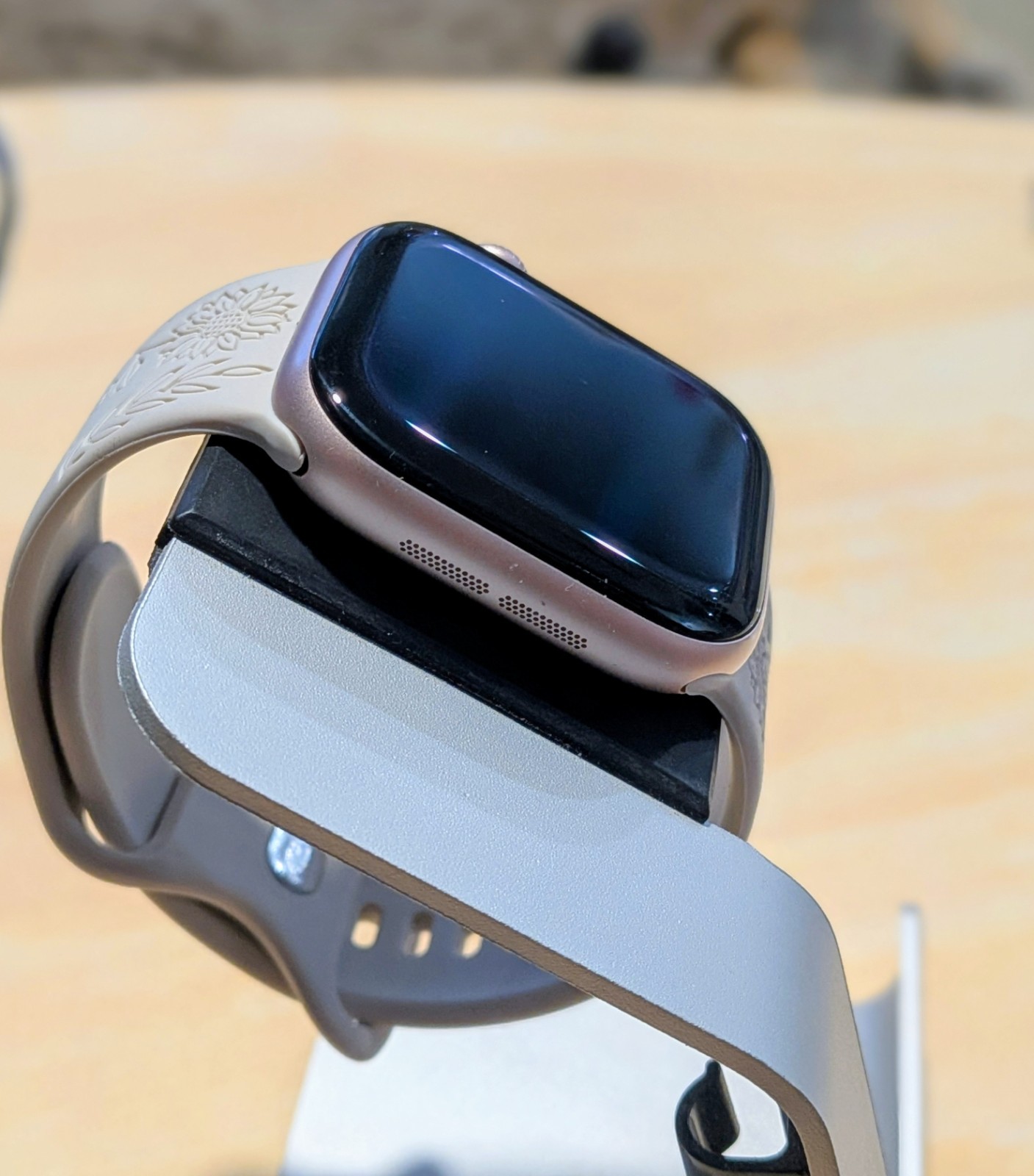 Apple Watch Series 10 – Rose Gold Aluminum Case (42mm, GPS) 1 Year Apple Care+