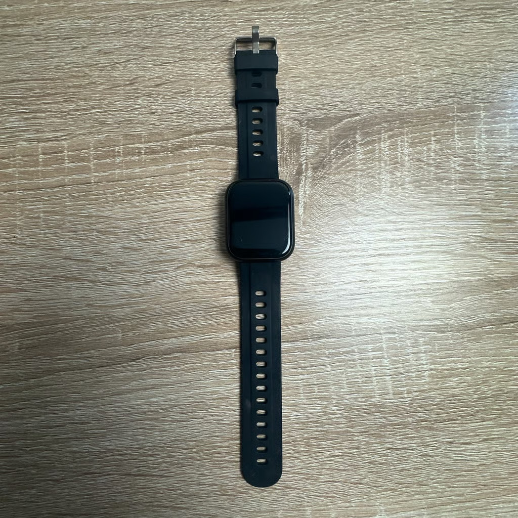 Omthing Black smartwatch! Works with android 4.4 and above, and iOS 9.0 and abov
