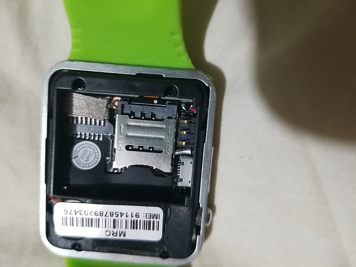 Android Smartwatch, Lime Green Bands SD Card Up To 64GB. Works Great Never Used