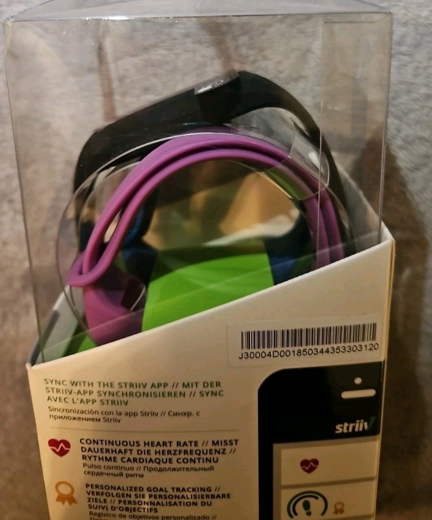 STRIIV Fusion Bio2 Activity Tracker Sleep Monitor Bluetooth Includes 3 Bands NIB