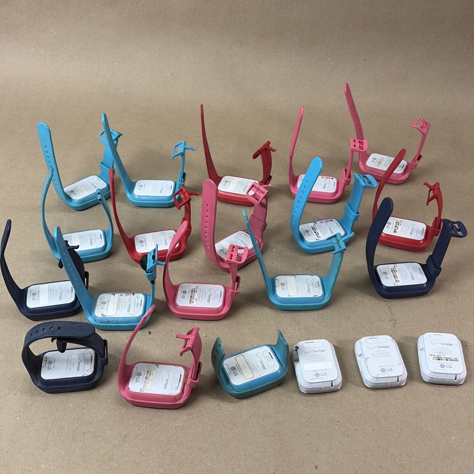 LG Verizon Gizmo Pal / Gadget Lot of 21 Kids Smartwatch LG-VC110 / 200B UNTESTED