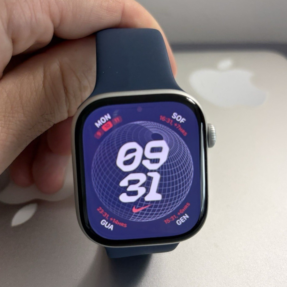 Apple Watch Series 10 GPS 46mm Silver Aluminum Case Blue Silicone Band 64GB