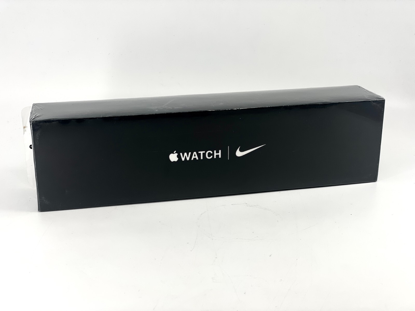 Apple Watch Series 5 Nike 40mm Silver Aluminum Case With Black Sport Band