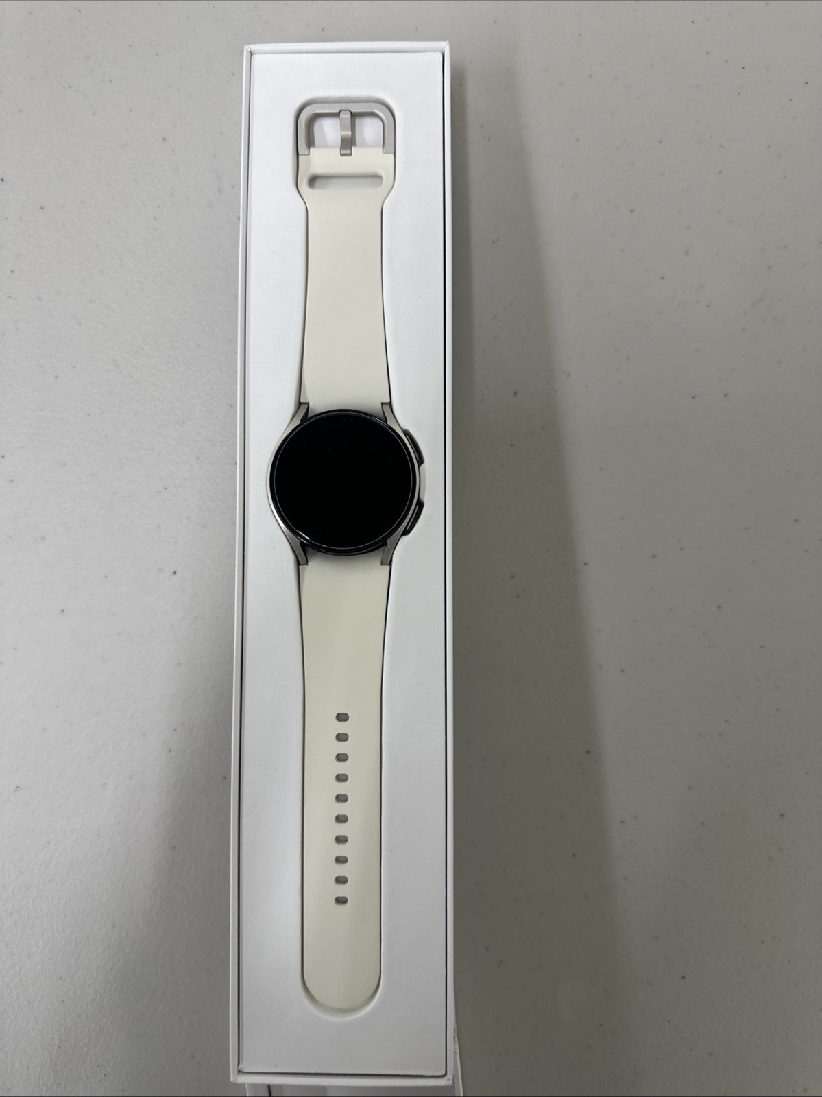 Samsung Galaxy Watch 6 SM-R935U – 40mm- Gold- Wifi Only
