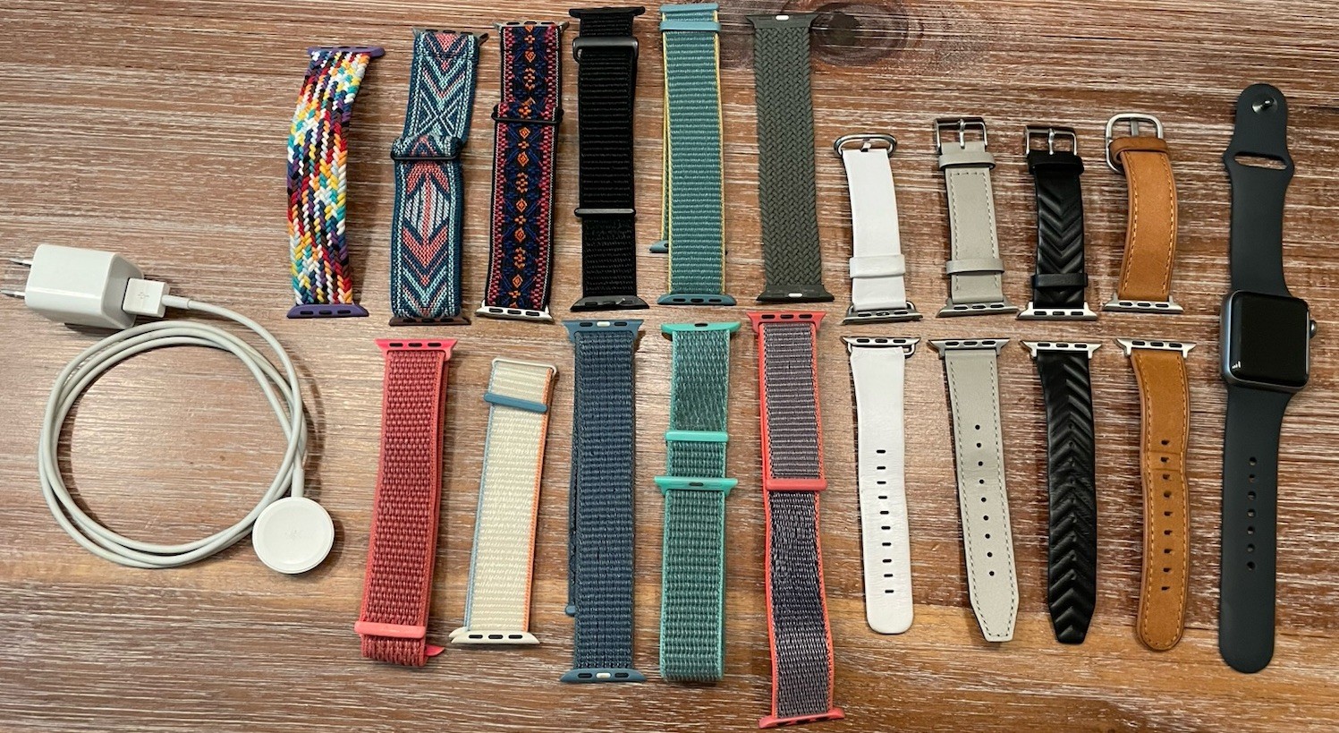 Apple Watch Series 3 38mm Bundled Lot With Accessories Factory Reset