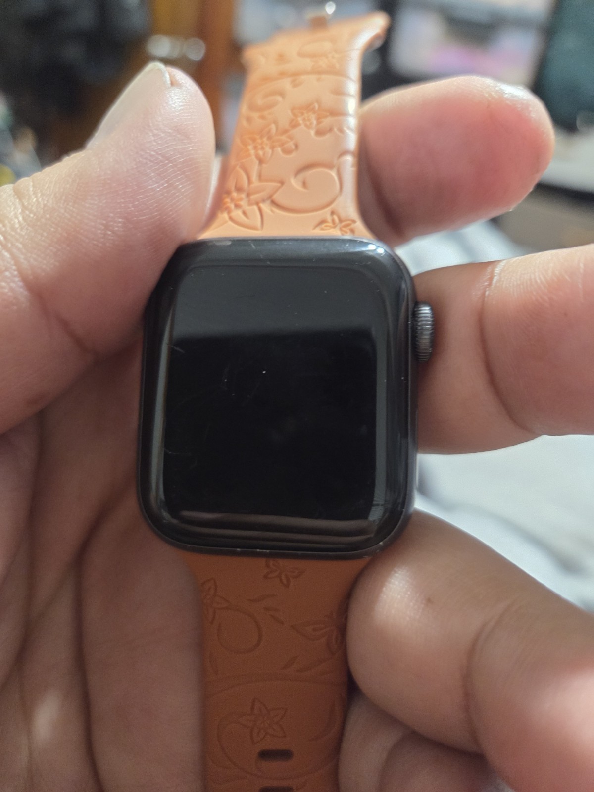 Apple Watch Series 5 GPS Smartwatch 40mm Black Aluminum Unlocked Code C16