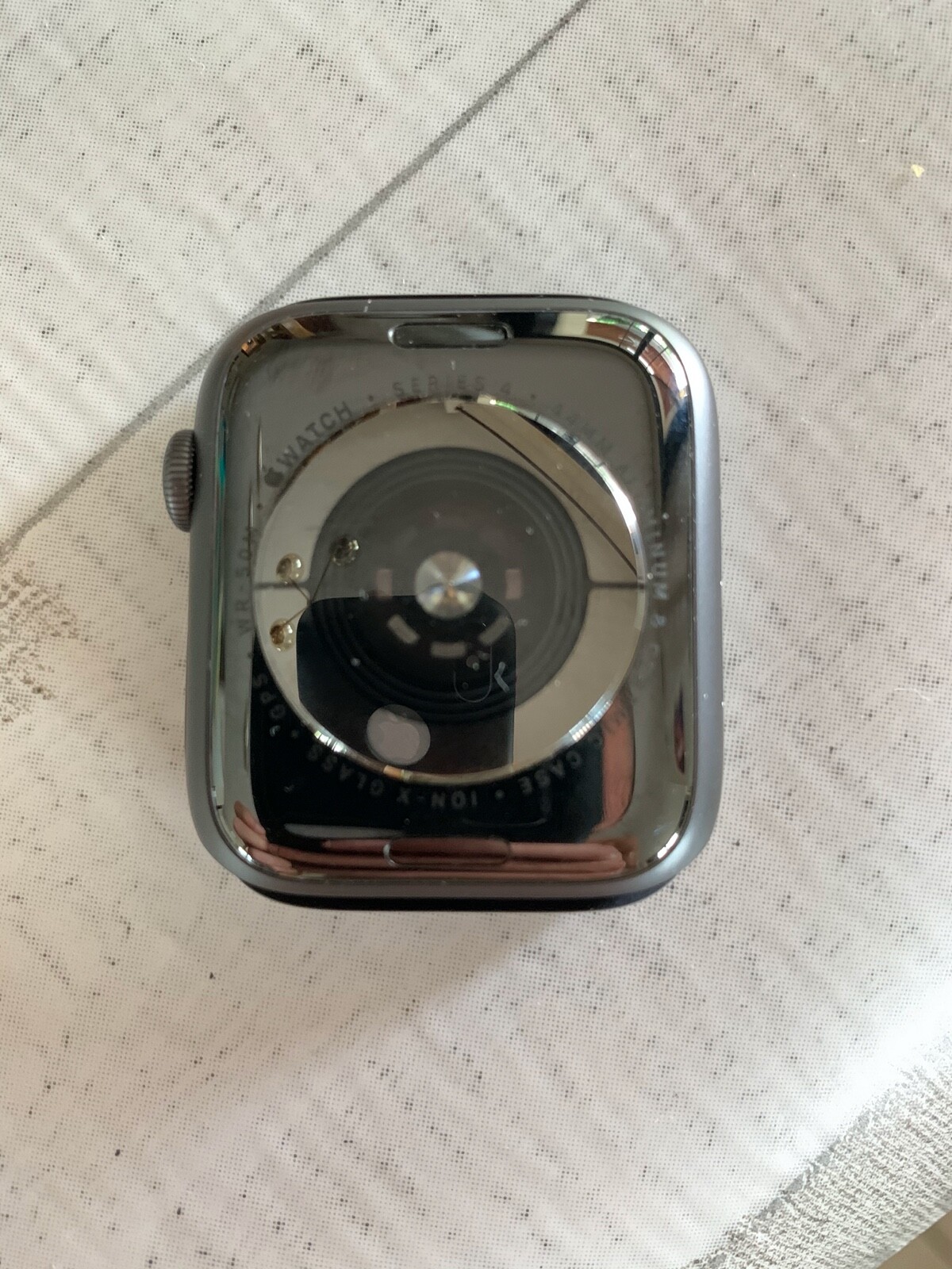 apple watch series 4 44mm space gray (A2093) screen damaged but working