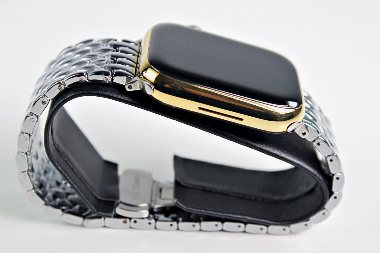 Apple Watch Series 8 (2022) – 45mm • GPS • 5G • 24K Gold Finish – S. Steel Band