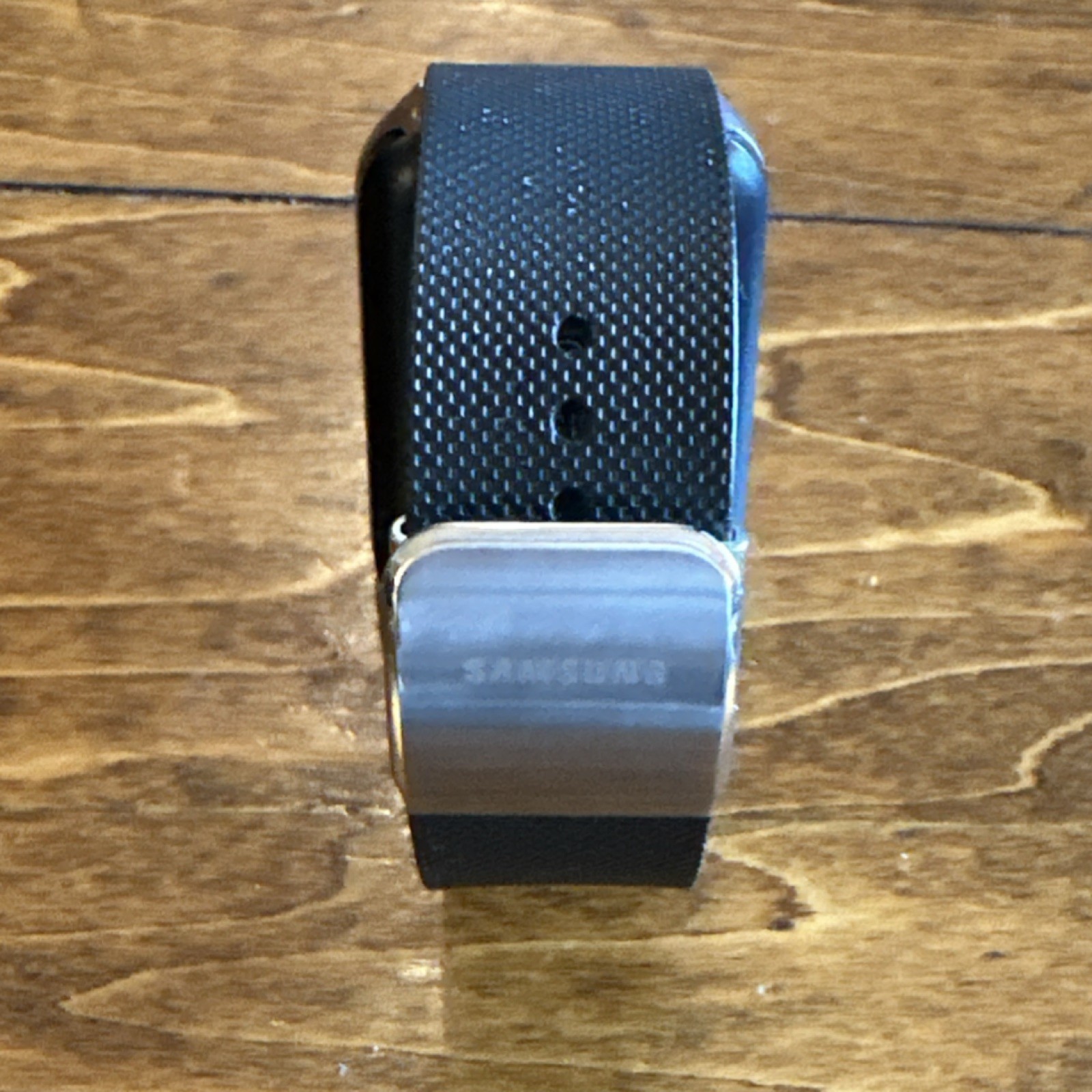 Samsung SM-R380 Smart Watch Silver Metal Case Black Rubber Band