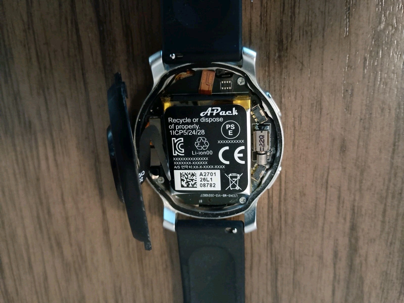 Motorola Moto Watch 100 42mm Smartwatch with GPS SpO2 Heart Rate Black FOR PARTS