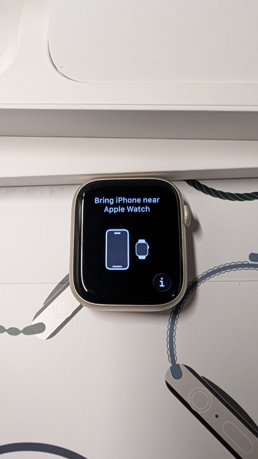 Apple Watch Series 8 GPS+Cellular 45mm Aluminum Starlight Unlocked A2774