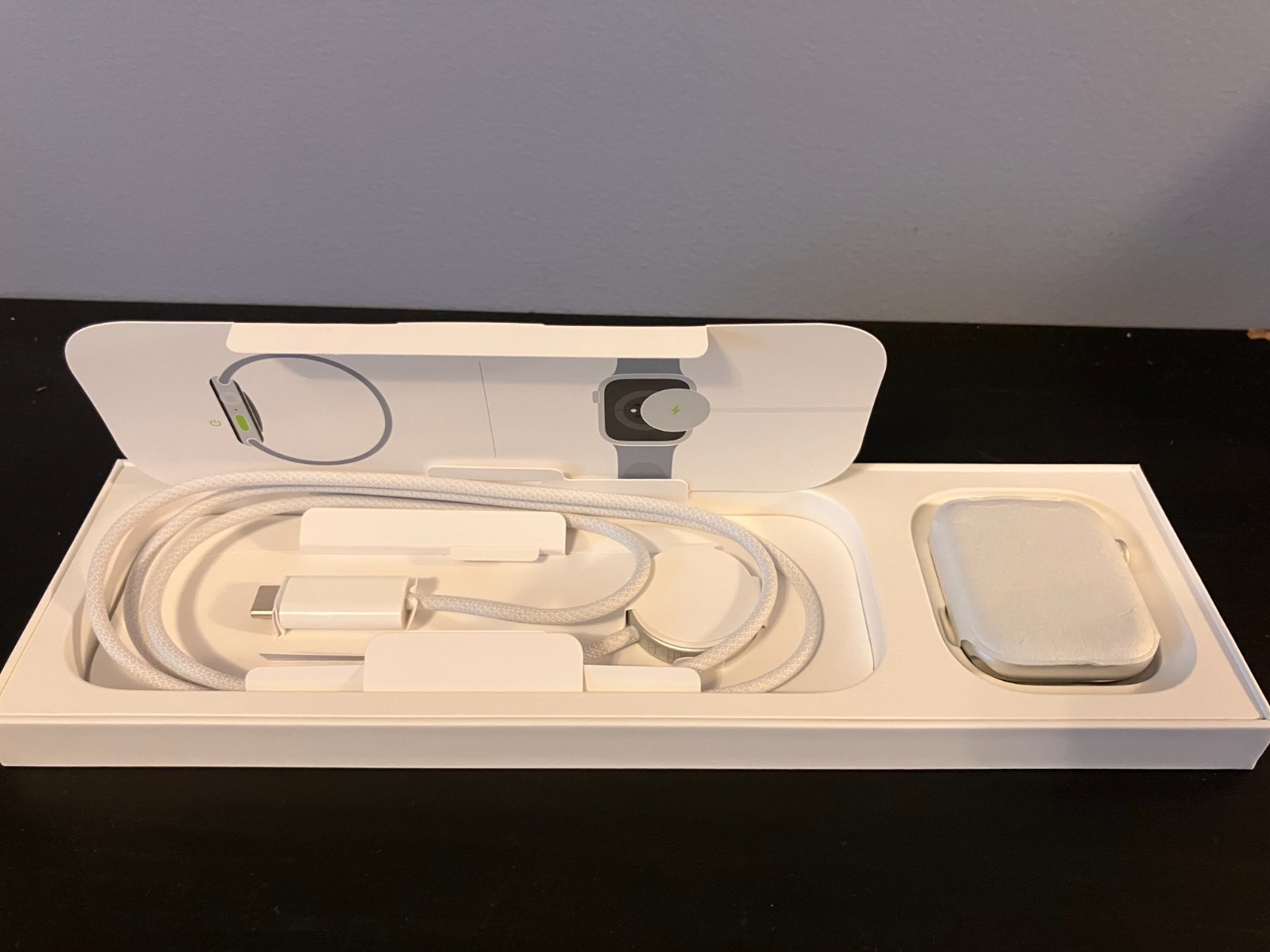 Apple Watch Series 9 45mm W/ Blue Flame Nike Sport Band (MUV93AM/A)
