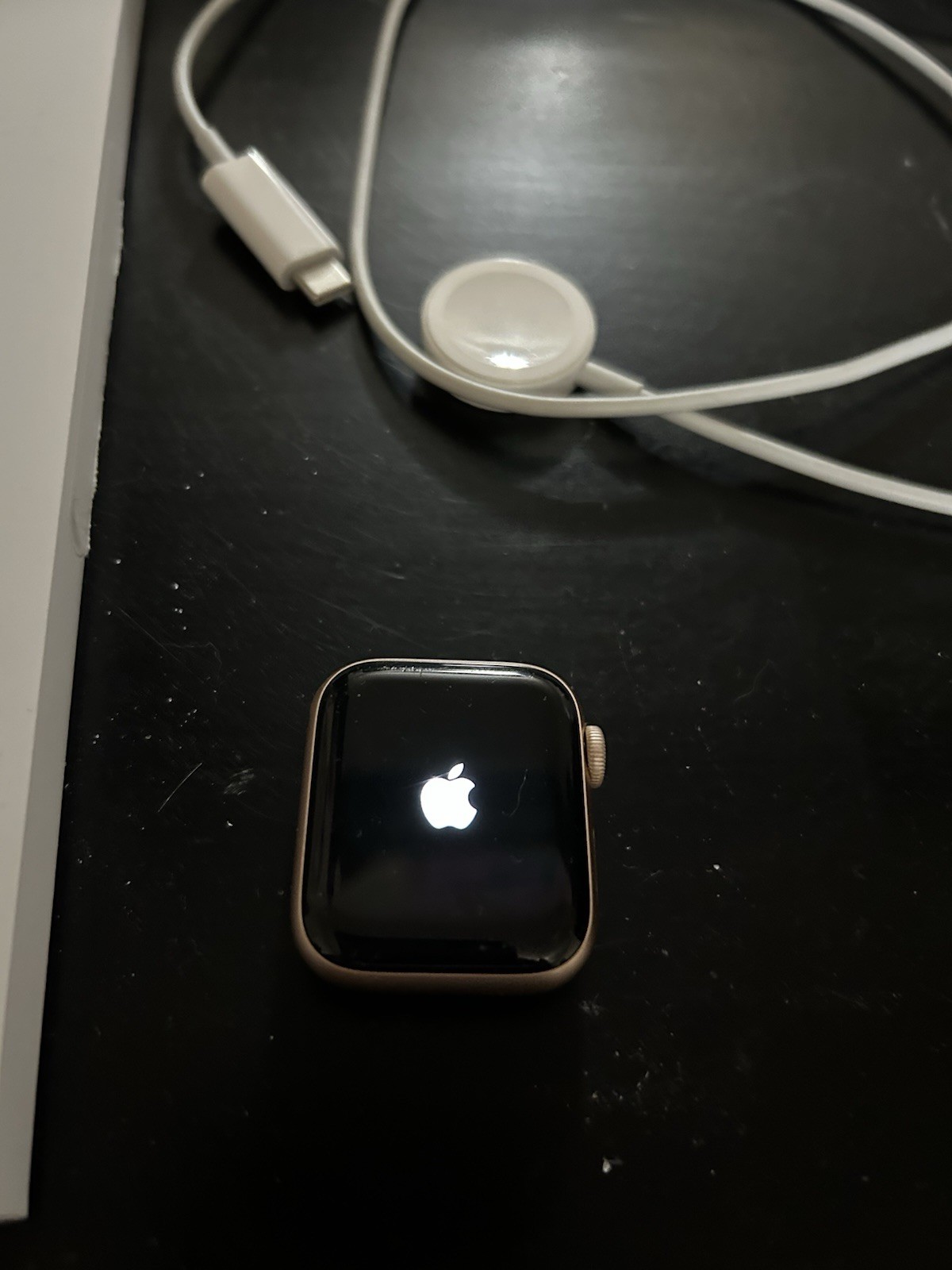 Apple Watch Series 5 40mm Aluminum Gold Case Pink Sand Sport Band – MWV72LL/A
