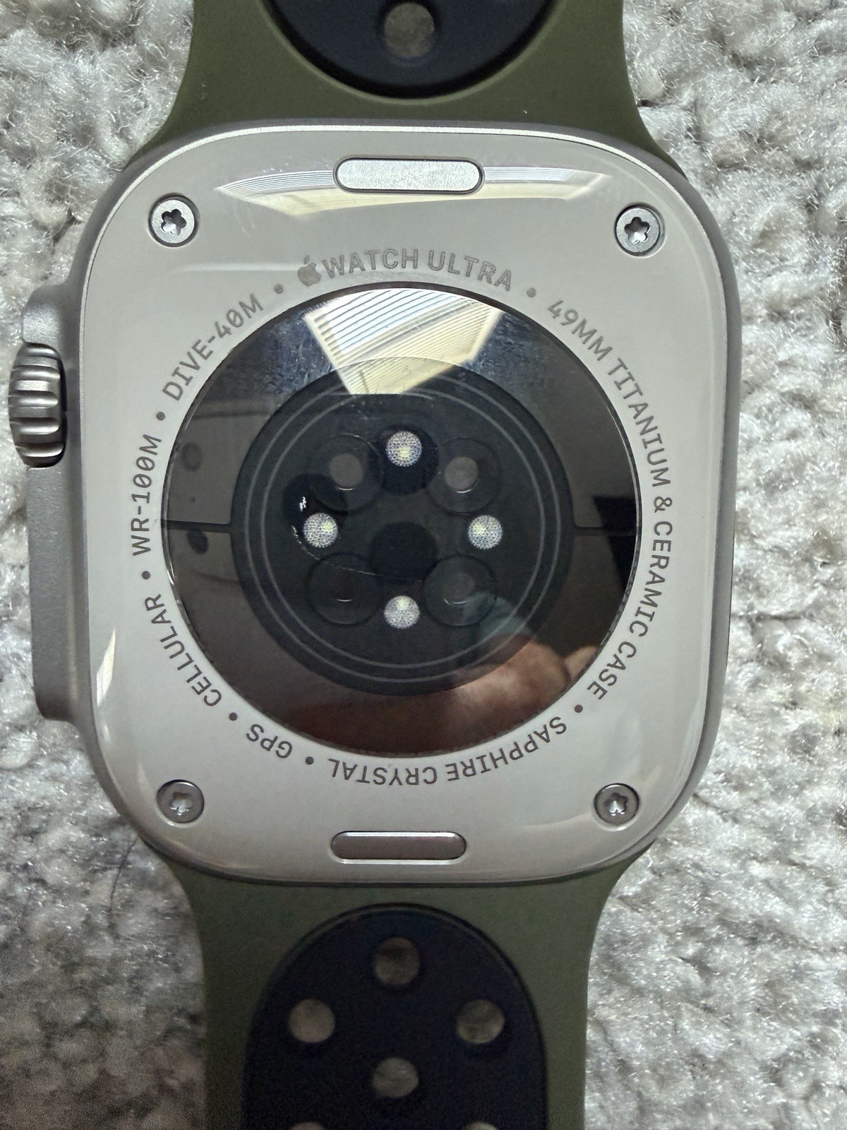 Apple Watch Ultra 3 49mm Titanium Silver Case 32GB GPS Green Sport Band