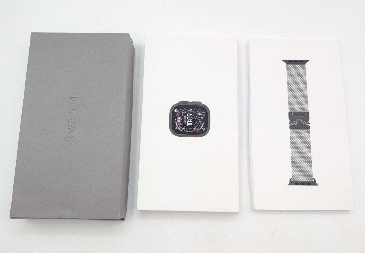 Apple Watch Ultra 3, 49mm, Black Titanium Case & Milanese Loop L (READ)