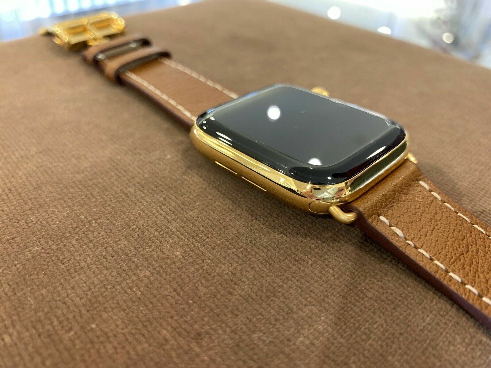 44mm Apple Watch Series 6 Custom 24K Gold Plated Stainless Steel GPS LTE O2