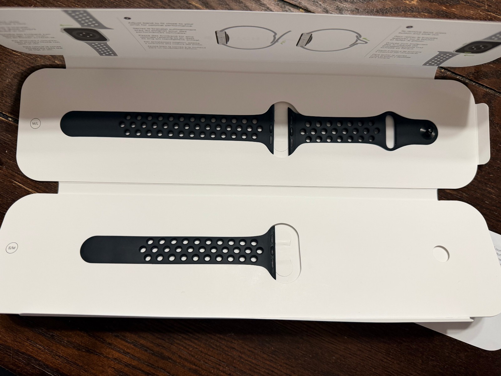 Apple Watch SE Nike 40mm Gray Aluminum Case Smartwatch MKQ33LL/A USED