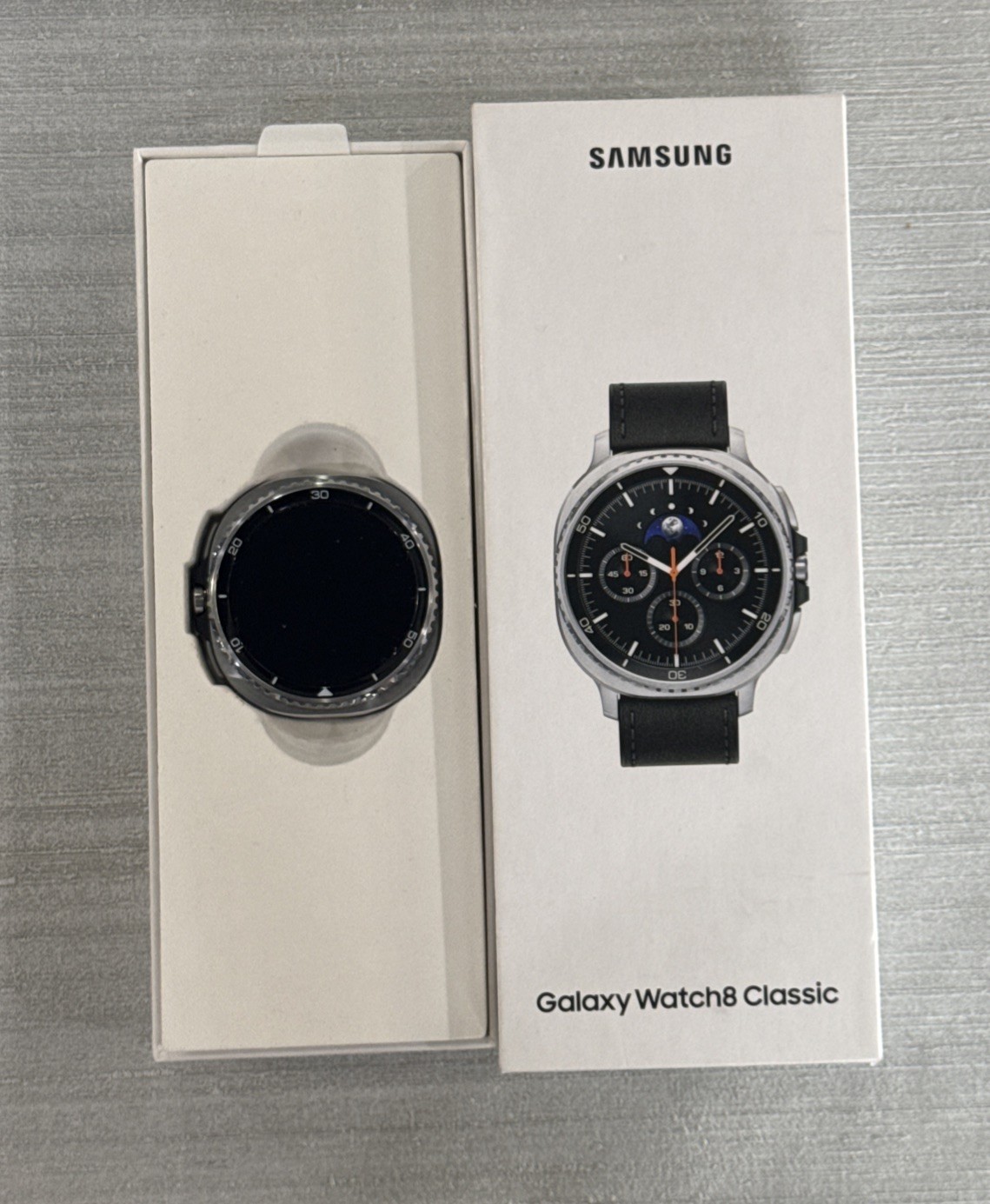 Samsung Galaxy Watch 8 Classic SM-L505U LTE 46MM Silver Case Gold Band + Box!