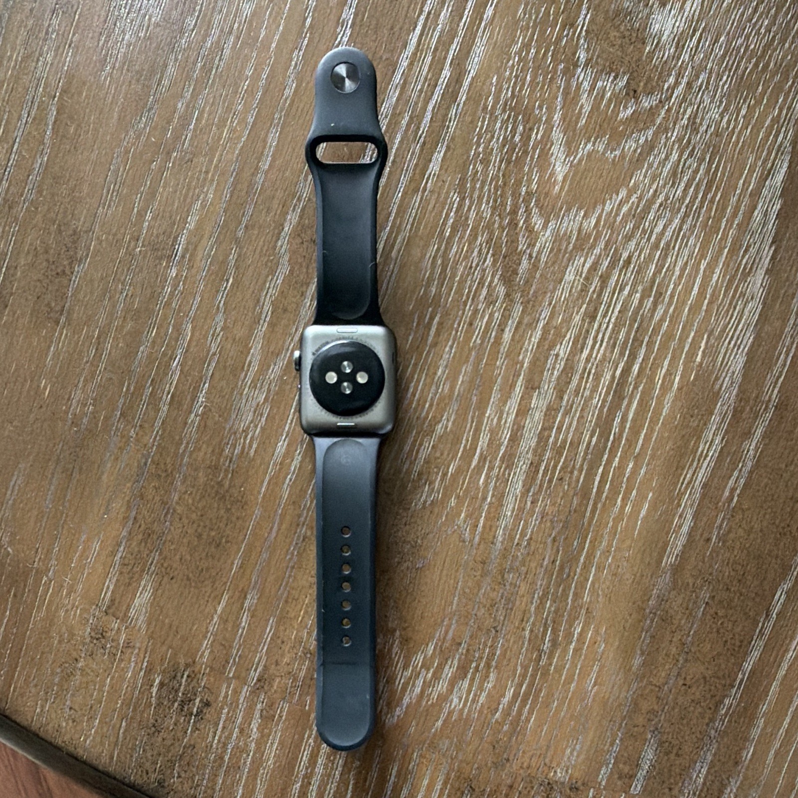 Apple Watch Series 3 42 mm Silver Aluminum Case Black Silicone Band