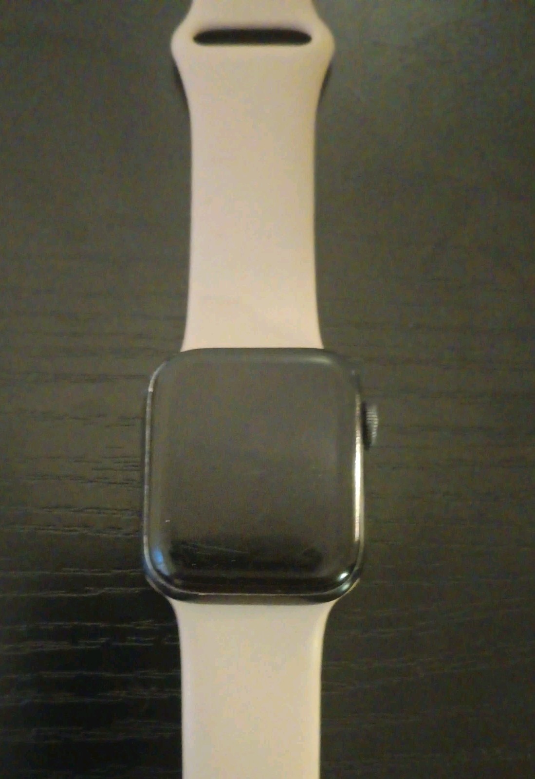 Apple Watch Series 6 GPS 40mm Silver Aluminum Case With White Sport Band