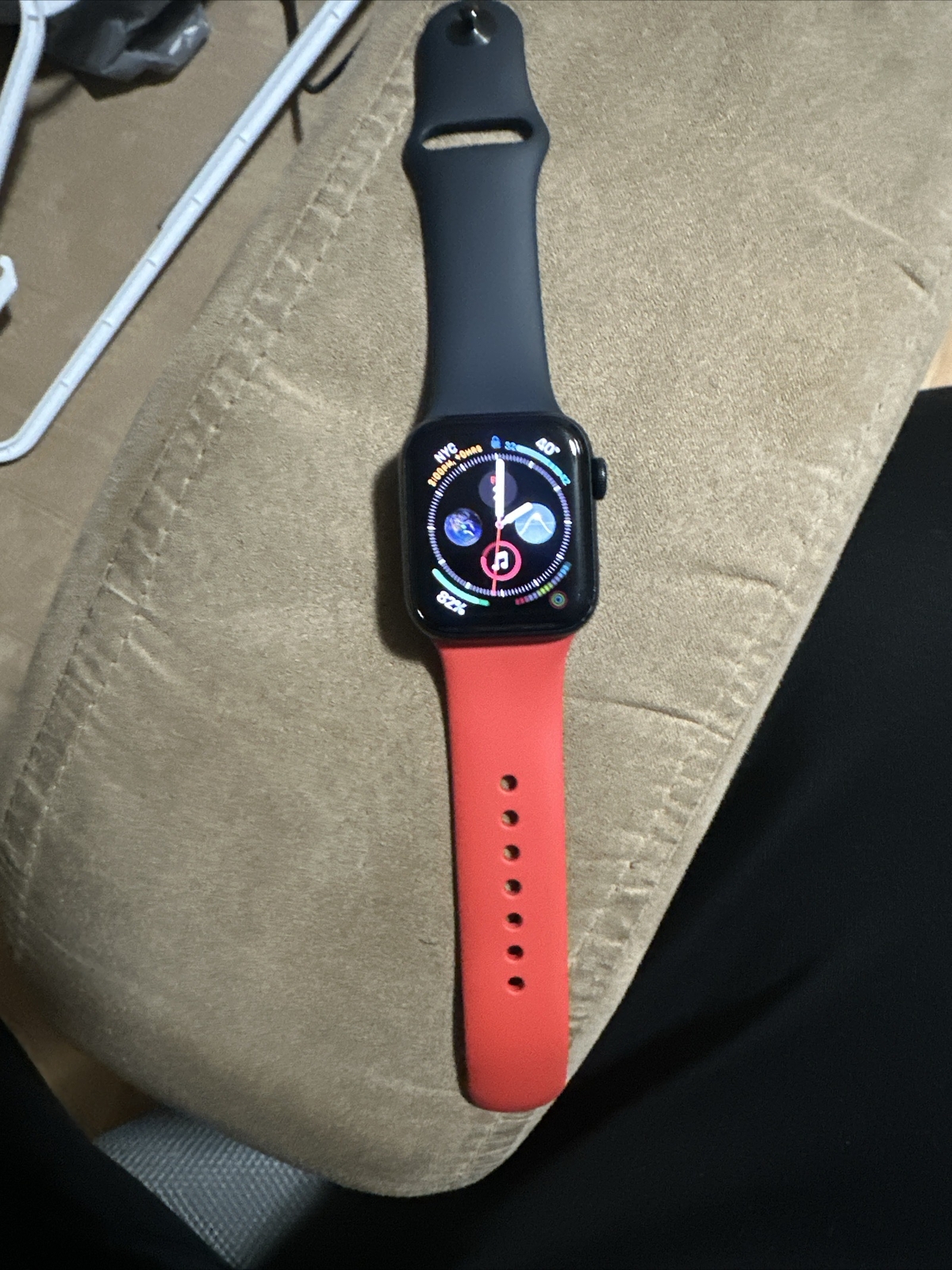 Apple Watch SE (2022) 40mm Midnight Aluminum Case with Sport Band, S/M (GPS +…