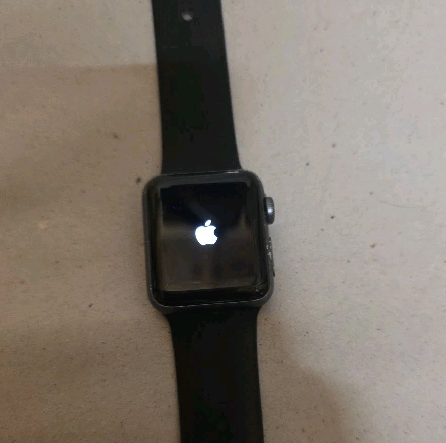 Apple Watch Series 3 38mm Wi-Fi Bluetooth Black Gray READ