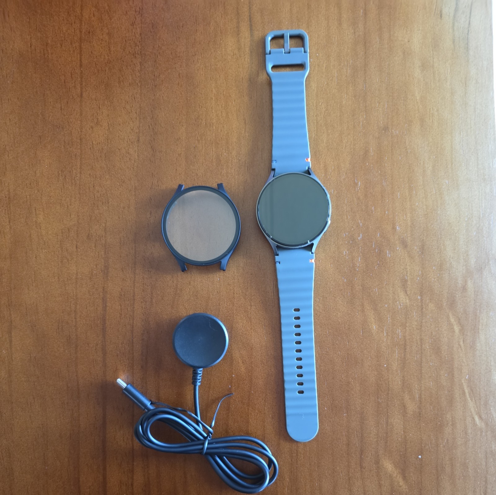 Samsung Galaxy Watch 7 44mm GPS + WiFi + Bluetooth Silver Green L310 – Excellent