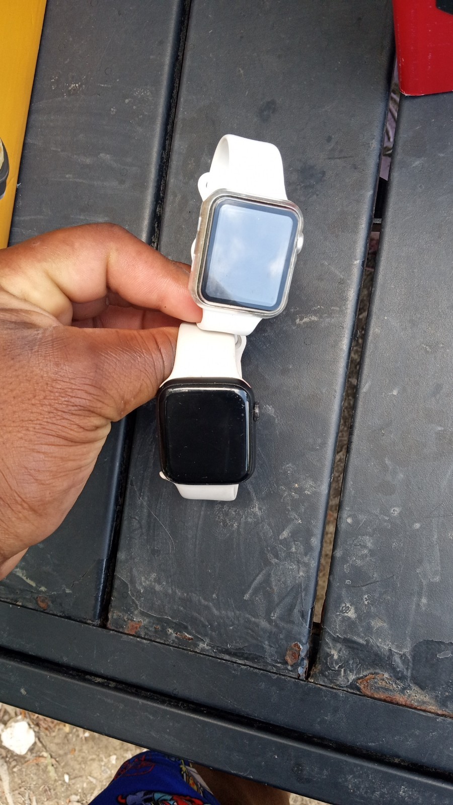 Lot of 2 Apple Watch Series 44mm 32GB Unlocked Bluetooth White Silicone Band