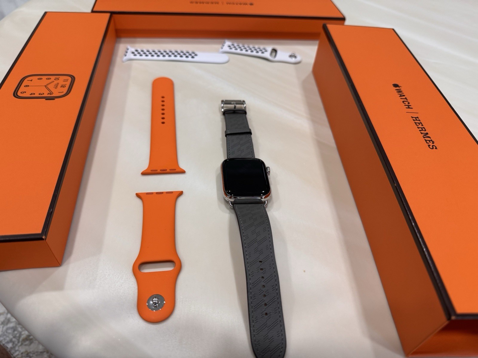 Apple Watch Hermès Series 8 45mm Silver Stainless Steel LTE 32GB Gray Leather