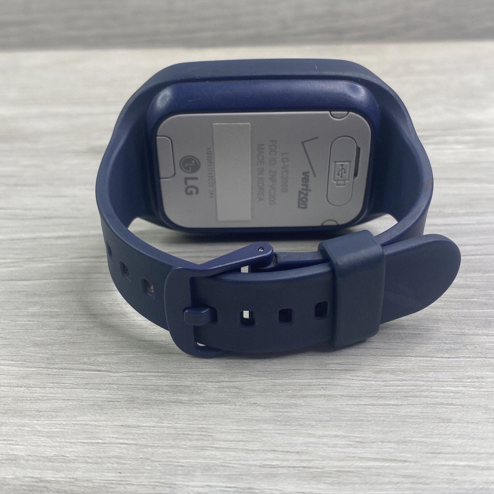 LG Gizmo Gadget LG-VC200B Kids 1.3″PMOLED Touchscreen Single-Core GPS Smartwatch