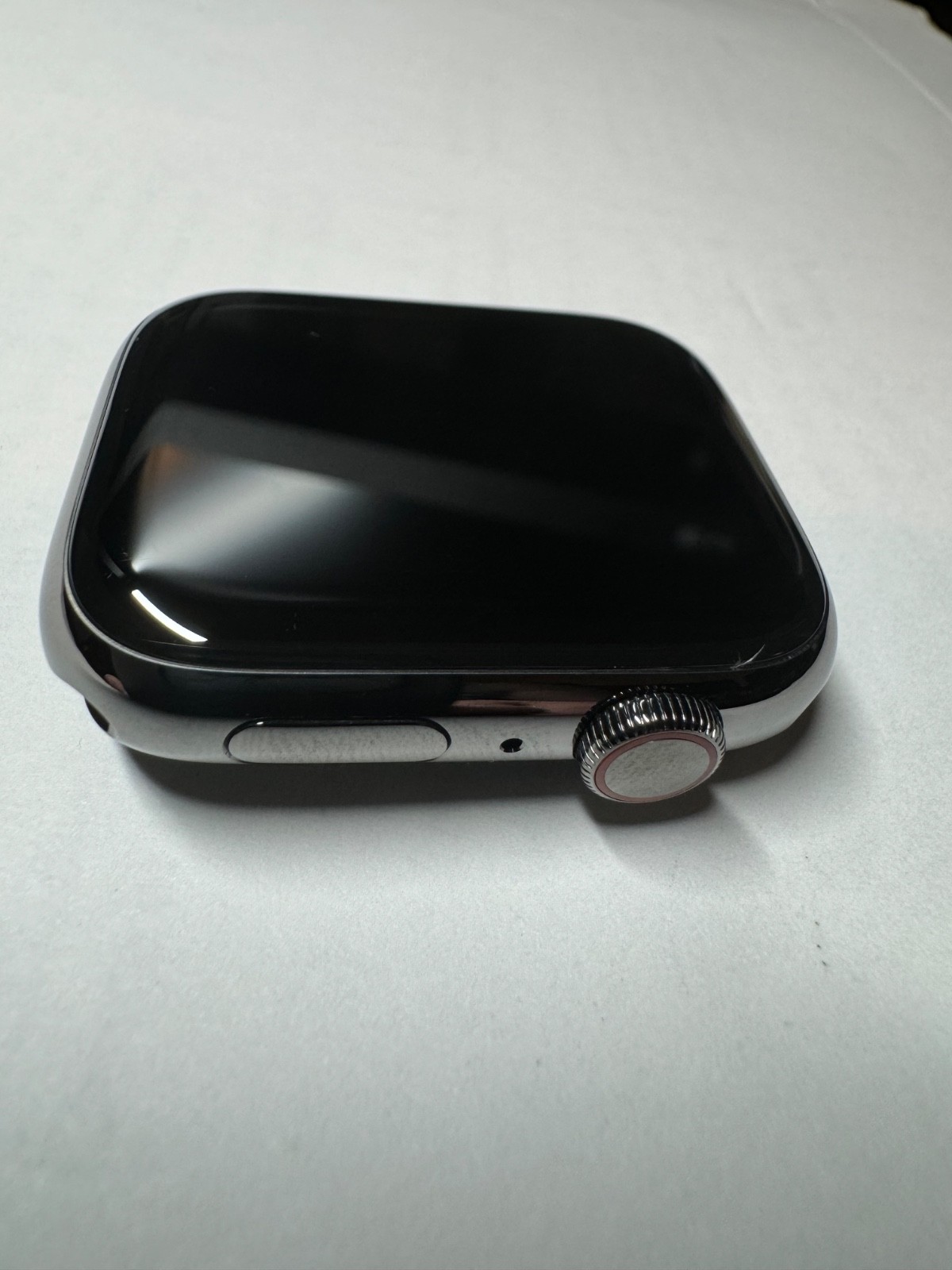 Apple Watch Series 7 45mm Graphite Stainless Steel with Milanese Loop