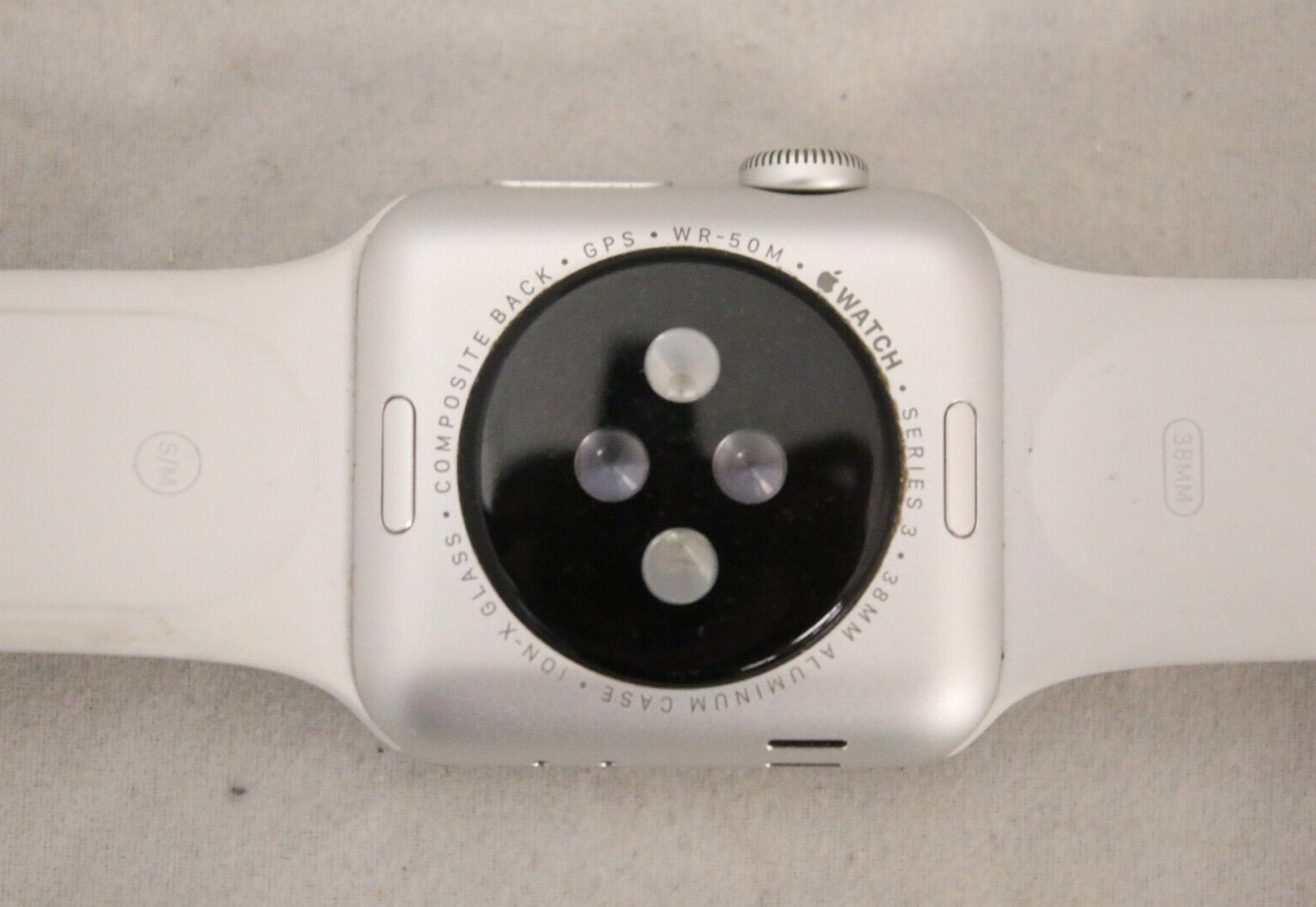 Apple Watch Series 3 38 mm Silver Aluminum Case White Sport Band