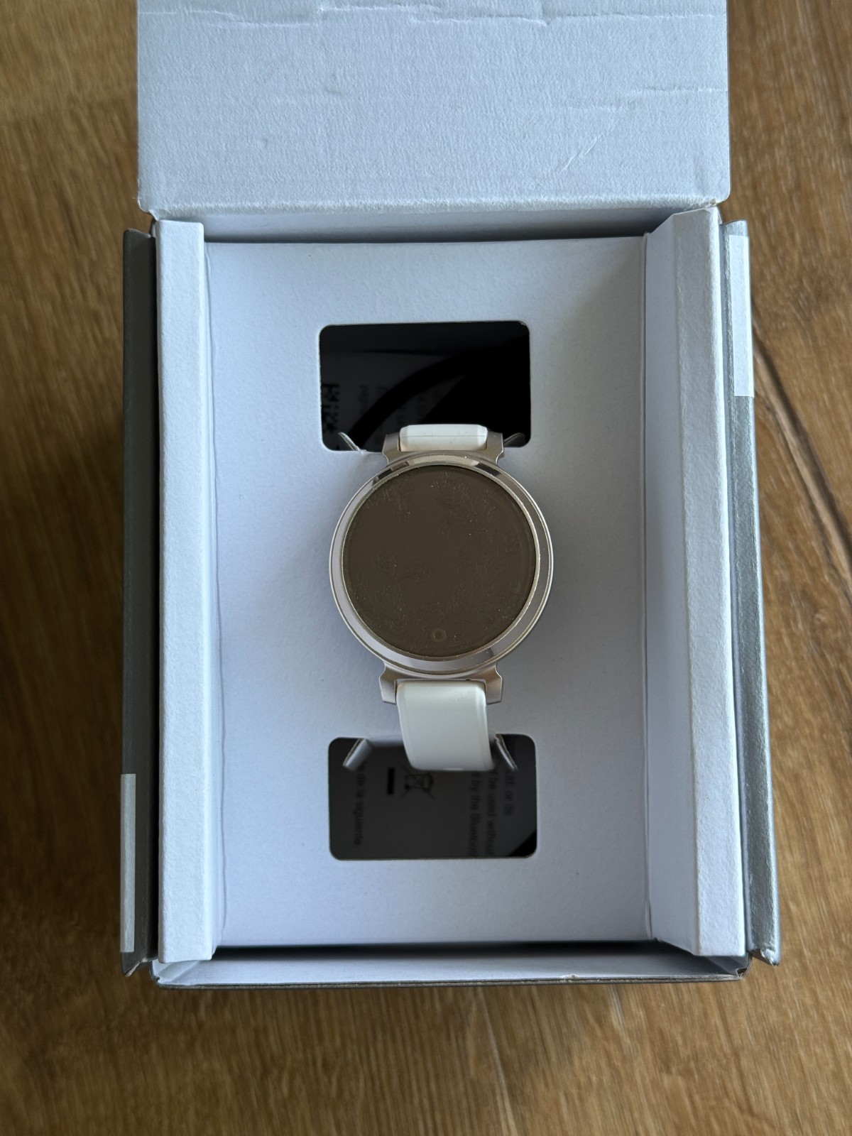 Garmin Lily 2 Classic Cream Gold Smartwatch in Original Box Excellent Condition