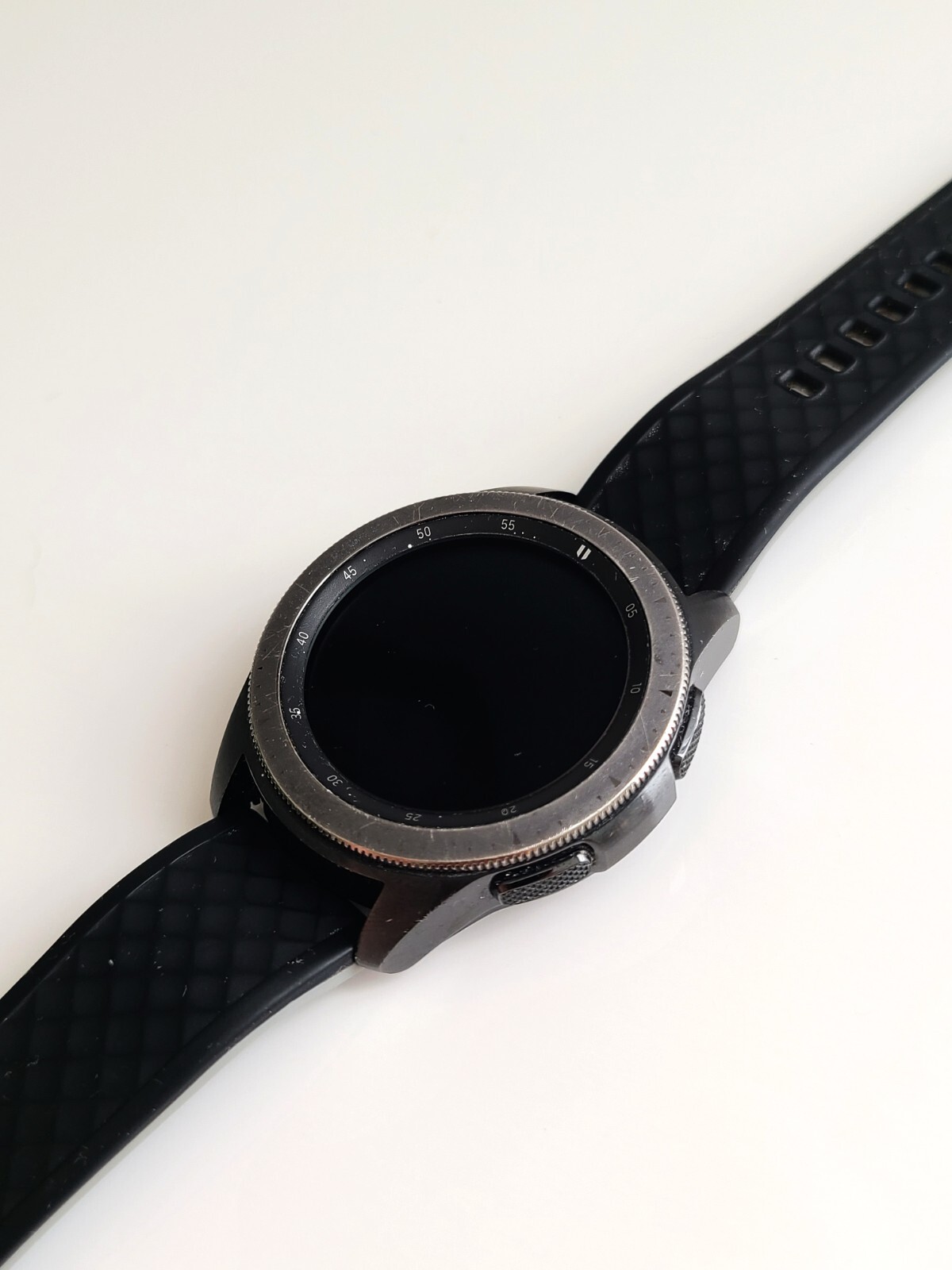 Samsung Galaxy Watch SM-R810 42mm Bluetooth Midnight Black w/ charger