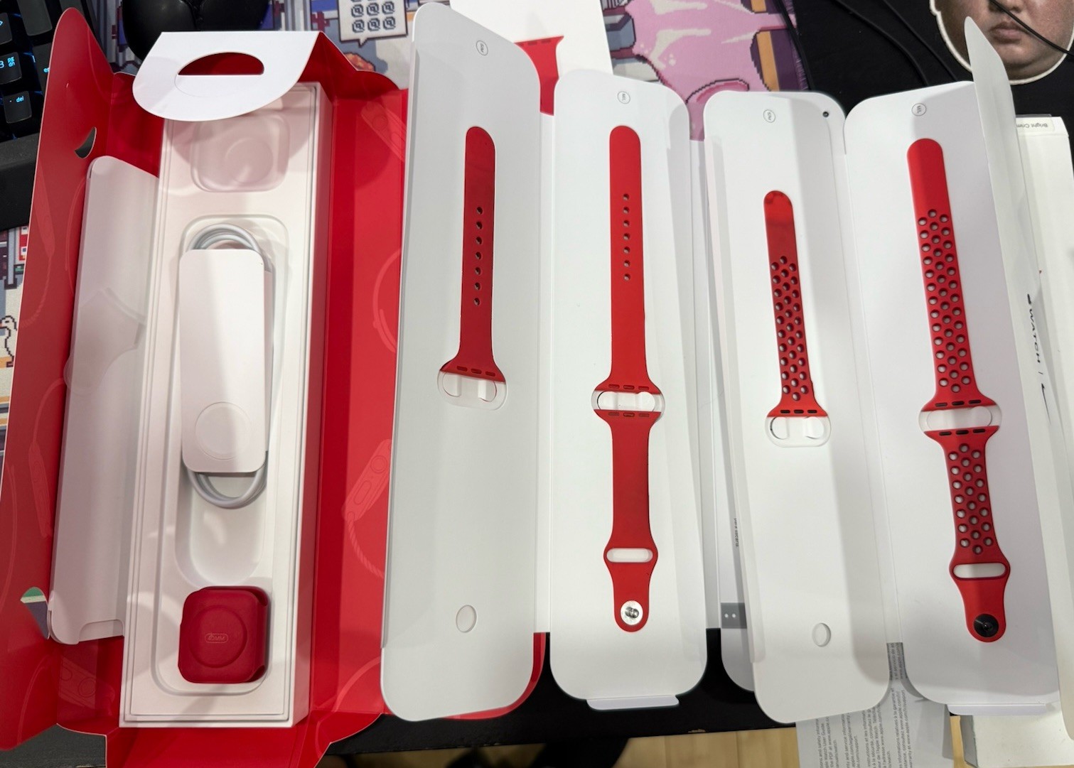 Apple Watch Series 6 40mm RED – Used with Extra Nike Band