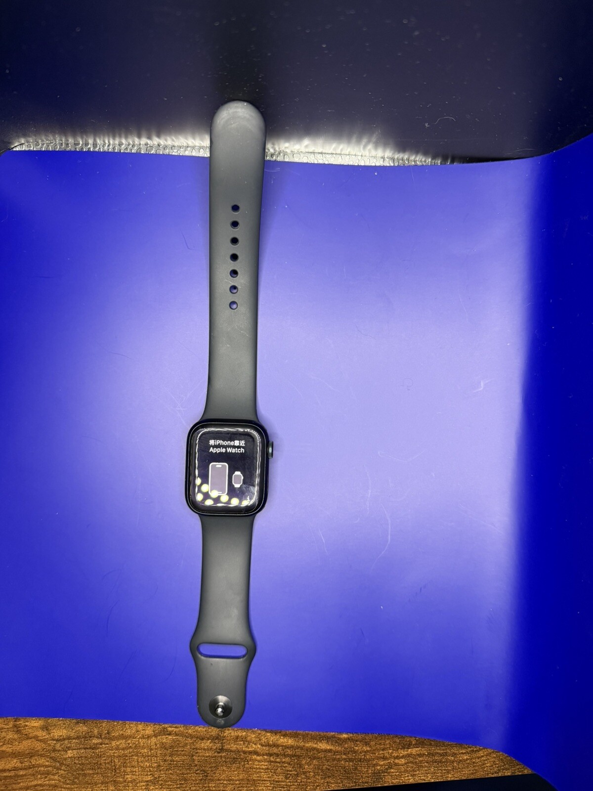 Apple Watch Series 8 41mm Midnight Aluminum – Midnight Sport Band.