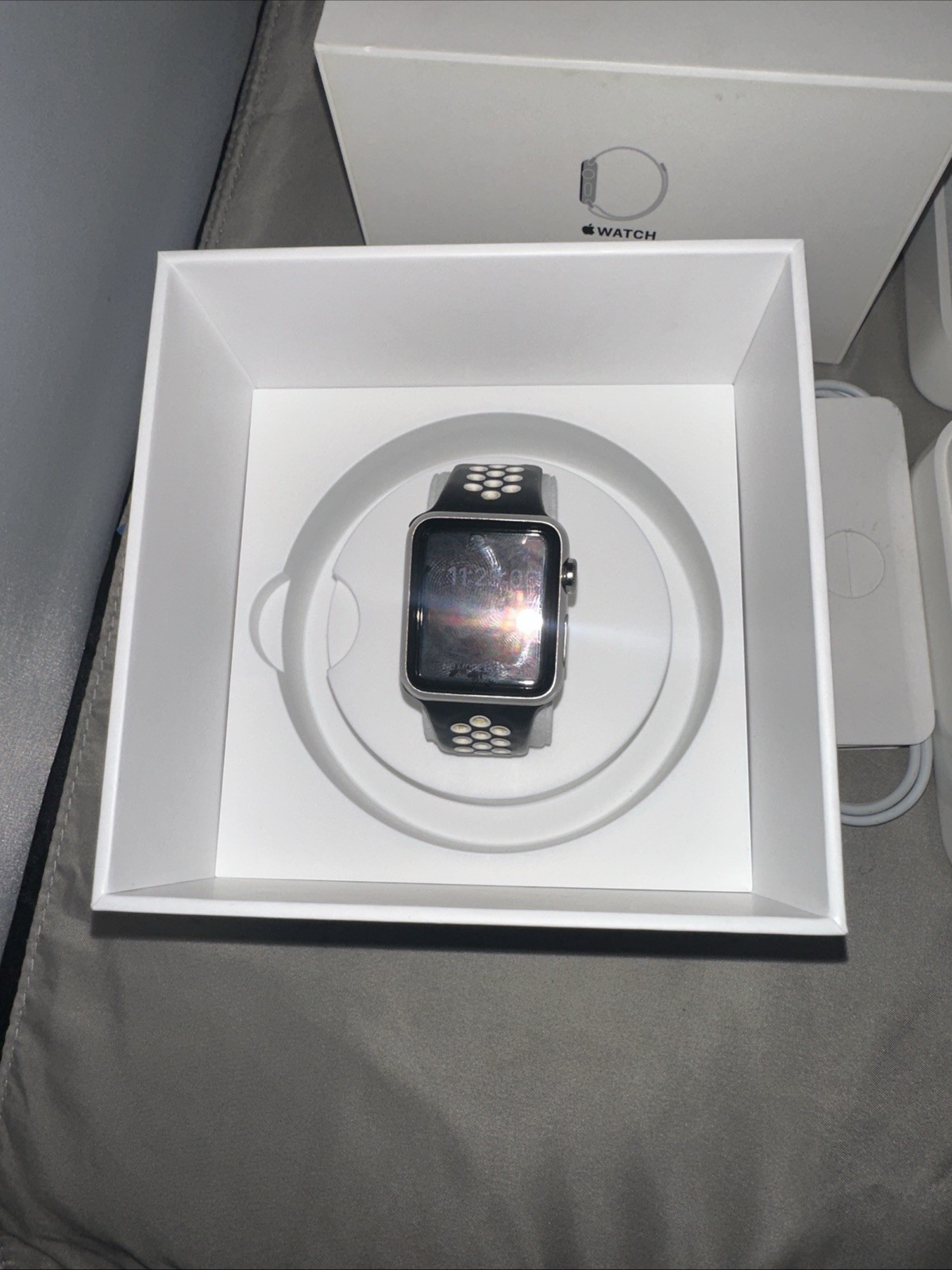 Apple Watch 38mm Stainless Steel Case Silver Milanese Loop – (MJ322LL/A) “Rare”