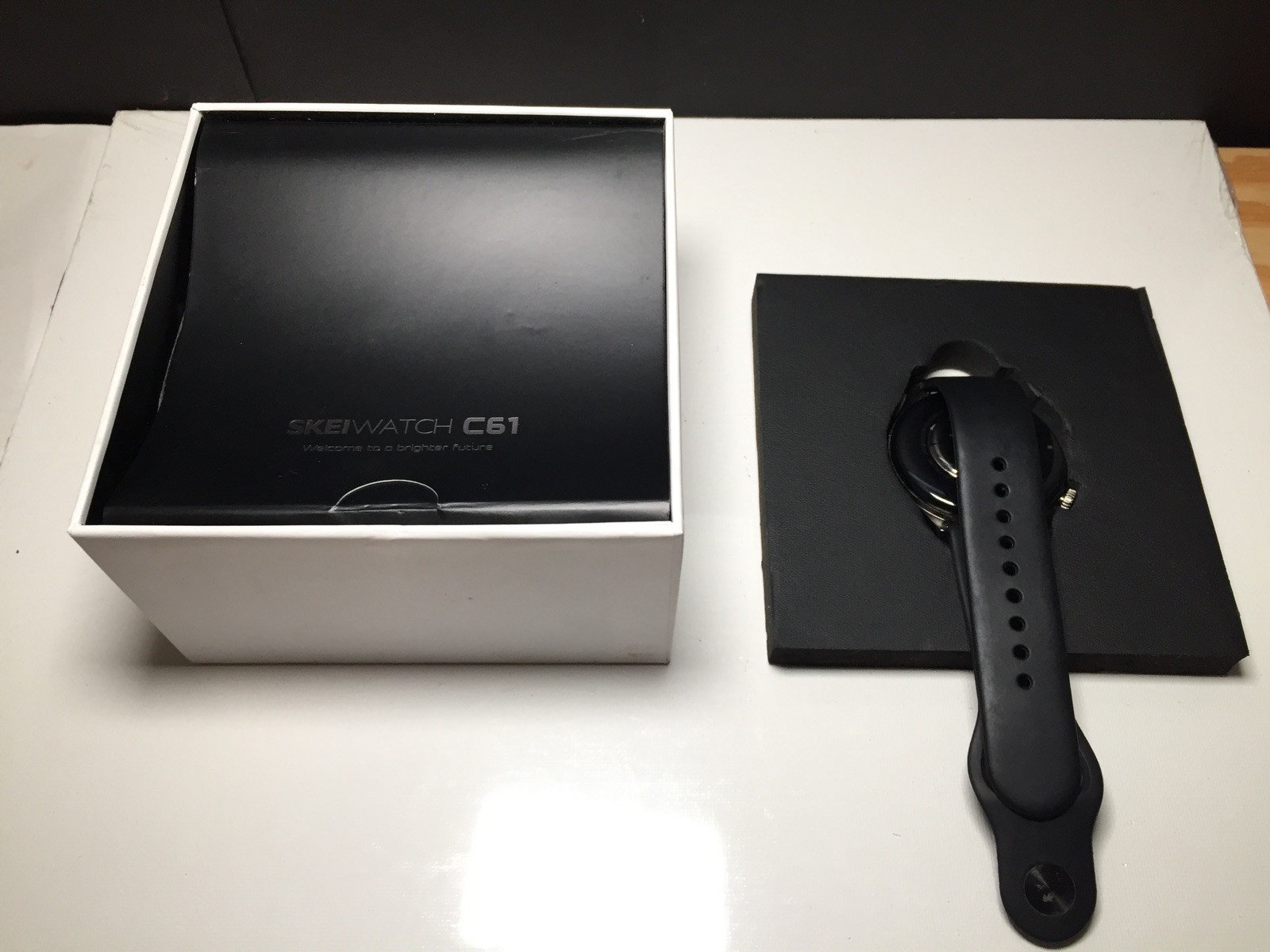 SkeiWatch C61 Smartwatch — Box & Accessories Included — AS-IS / Powers On