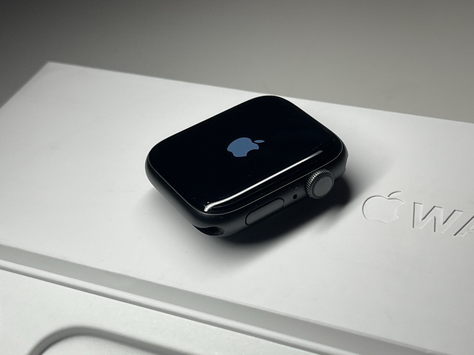 Apple Watch Series 6 44mm Space Gray Aluminum Case M02F3LL/A