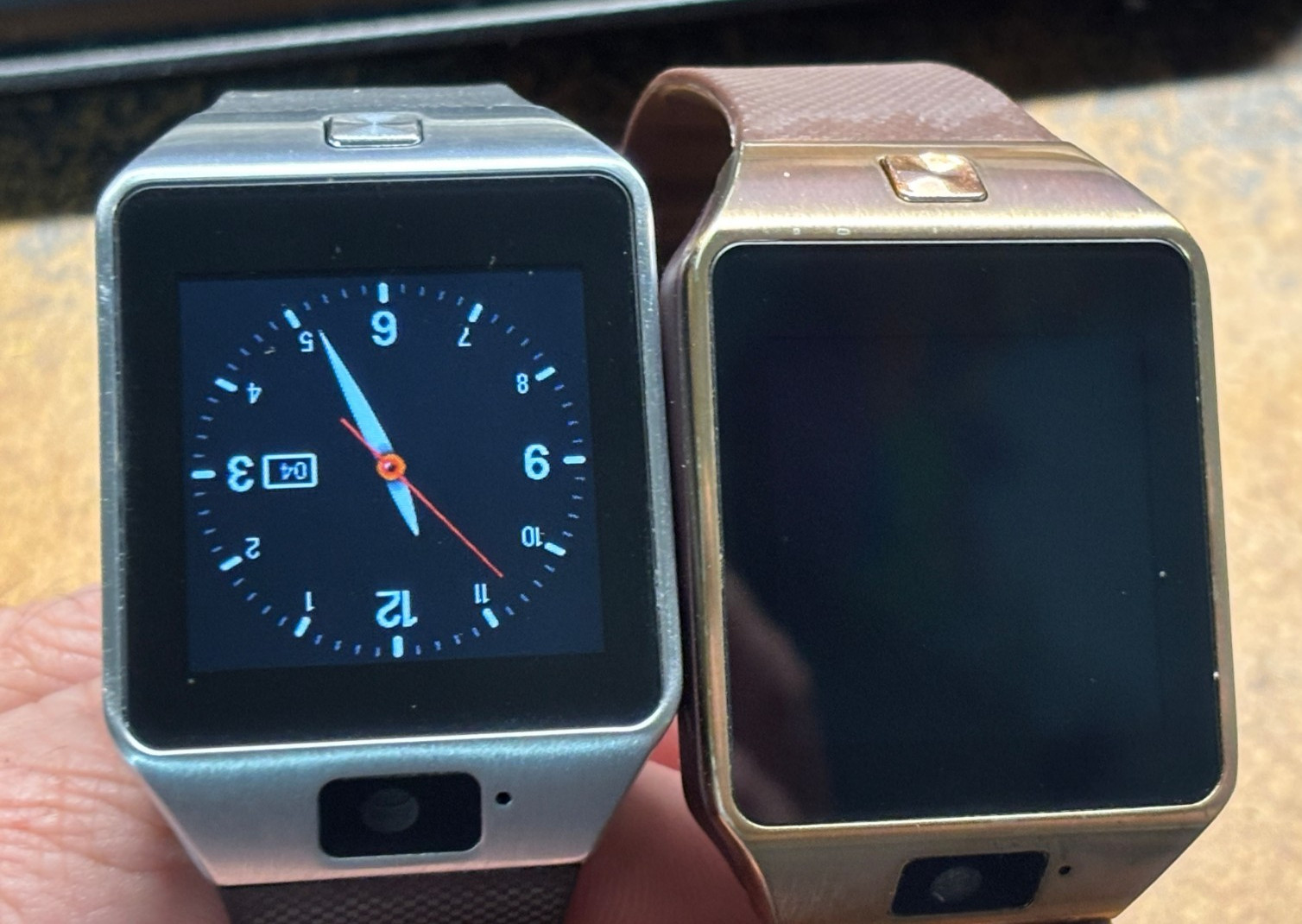 Lot 2 SMART WATCH DZ09 Android Mac ? wireless Men Women UNISEX Powers on UNTEST