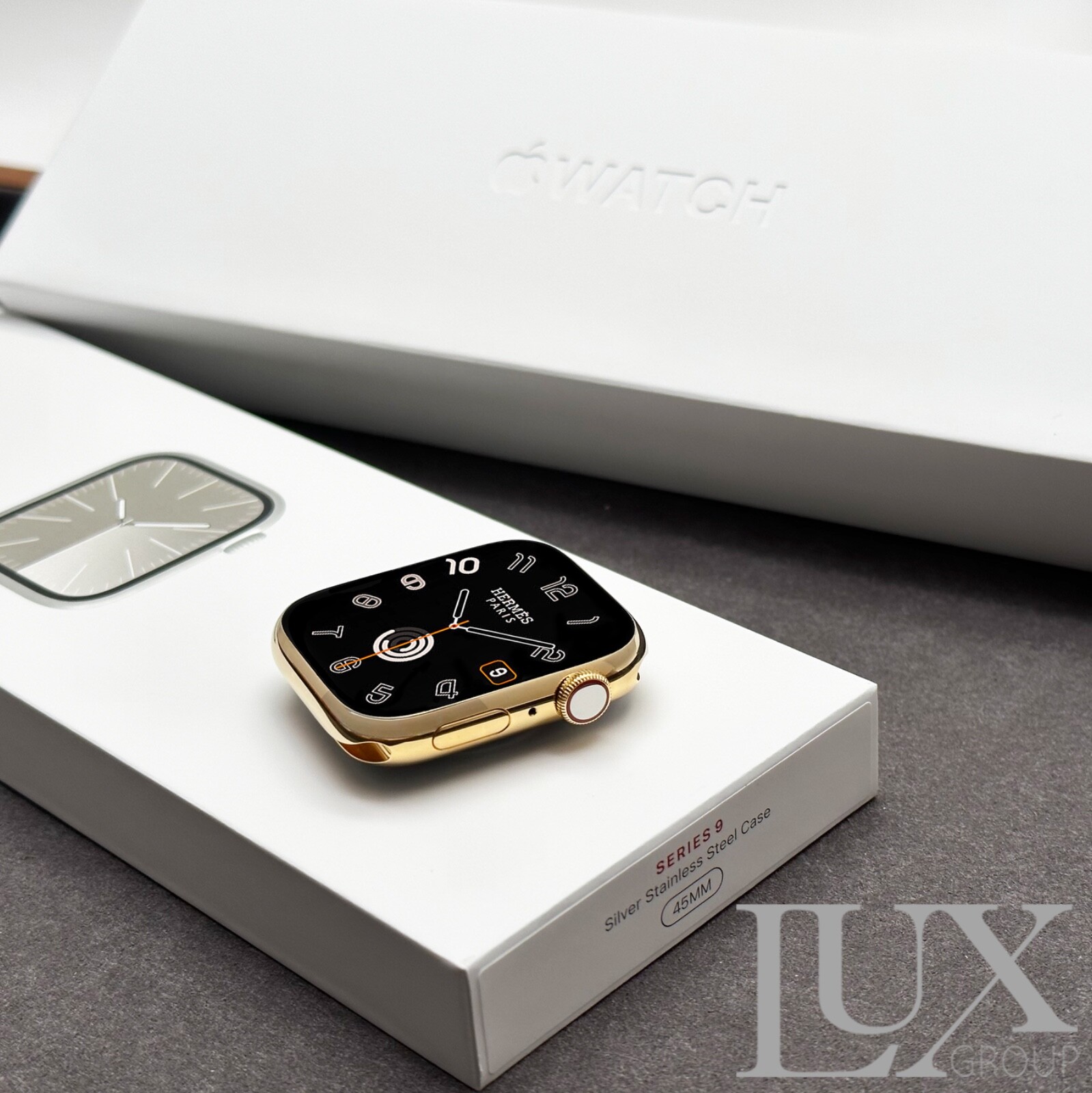 24k Gold Plated Apple Watch Series 9 41mm with Oysterflex Deployment Band Read