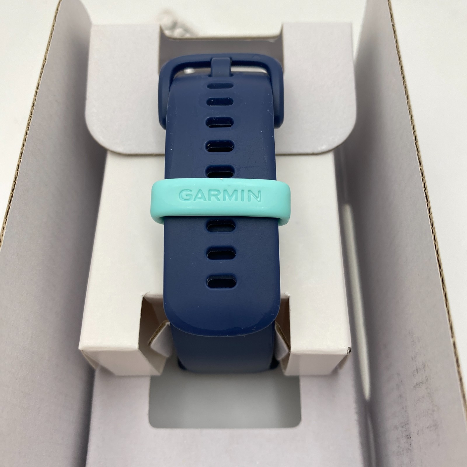 Garmin Vivoactive 5 – 42mm – Navy – Health & Fitness GPS Smartwatch – Open Box