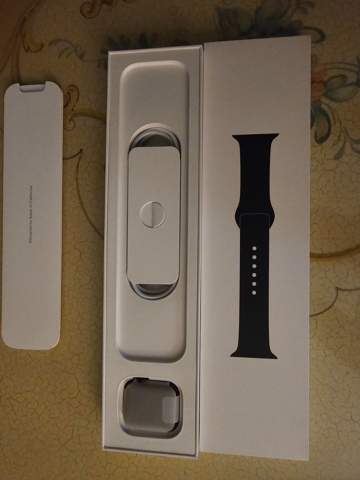 Apple Watch SE (2022) 40mm Midnight Aluminum Case with Sport Band, S/M (GPS +…